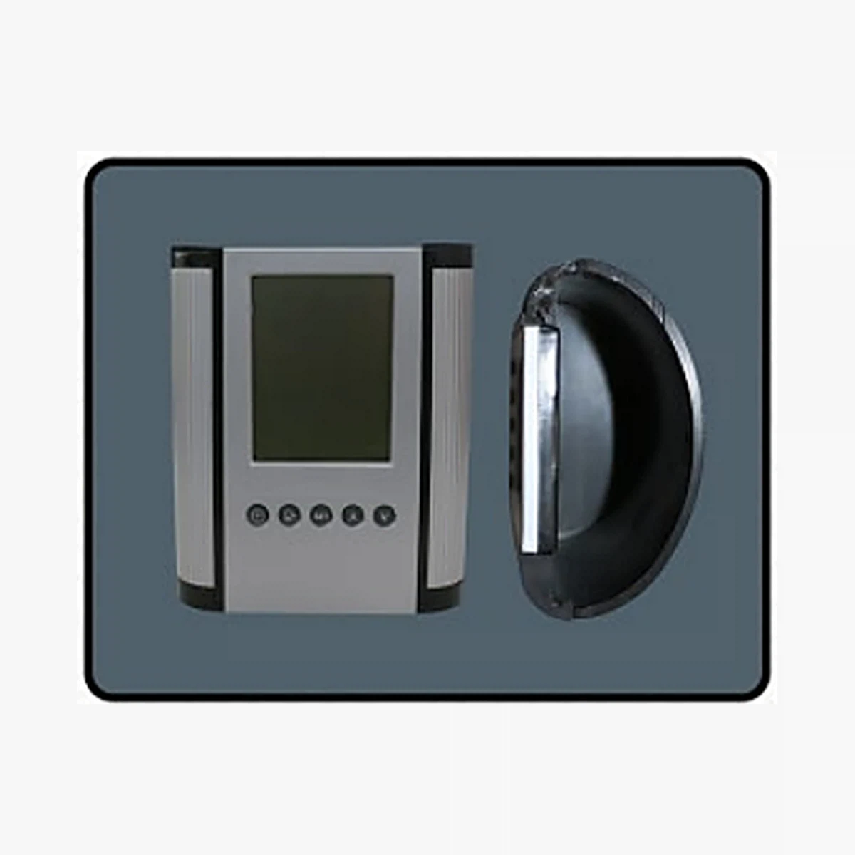 Clock — Style 032 — image 1 of 1
